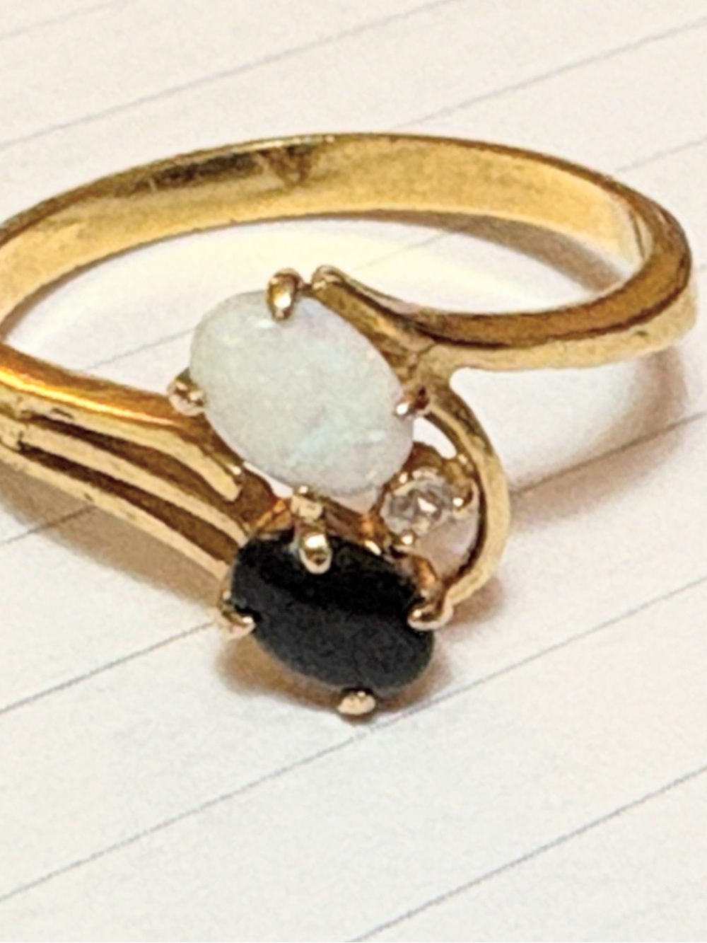 White Opal and Black Onyx Split Shank Golden Ring
